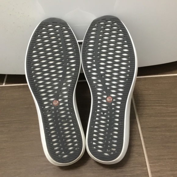 Clark’s sneakers - Picture 3 of 3